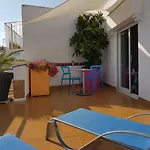 Alexandra מלון