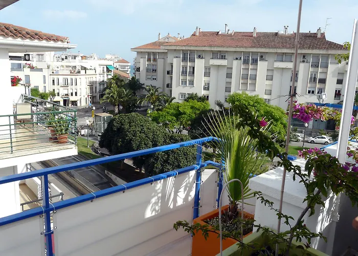 Alexandra Ξενοδοχείο *